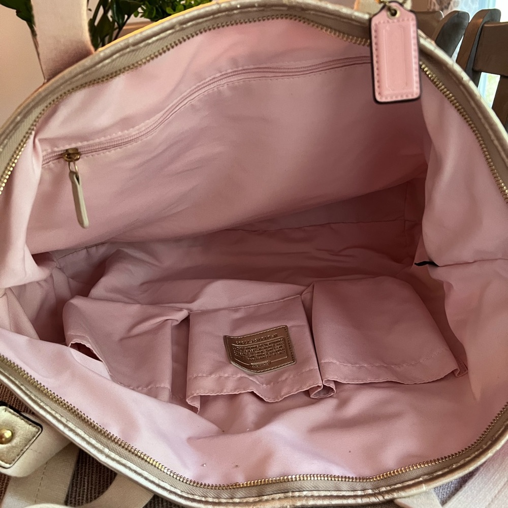 🌸🌺Coach Floral Print Nylon Tote Bag Pink Multi Weekender Crossbody - Picture 3 of 13